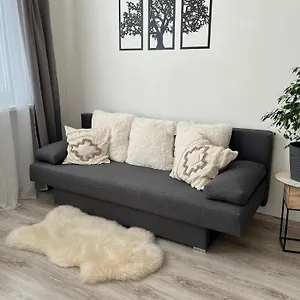 Sunny Minimalistic Flat Near Metro Opatov Apartmán