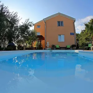 villa-julian.hotelinzadar.com/
